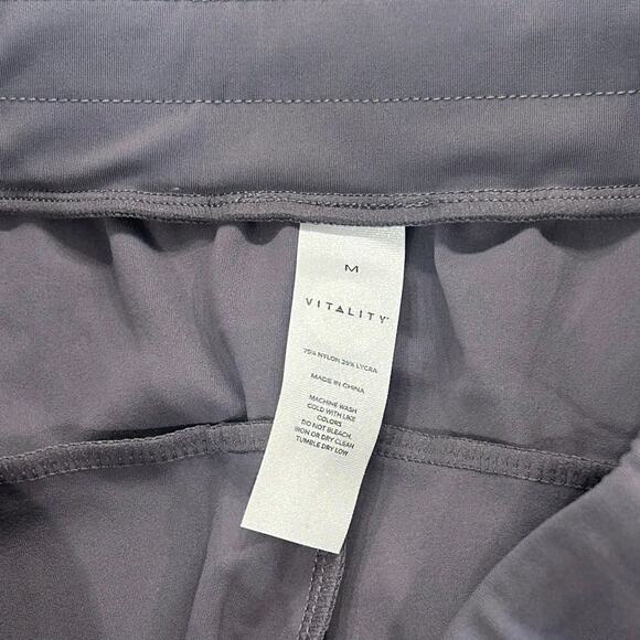 NWOT Vitality Navigator Joggers in Concrete Size M - Picture 6 of 7
